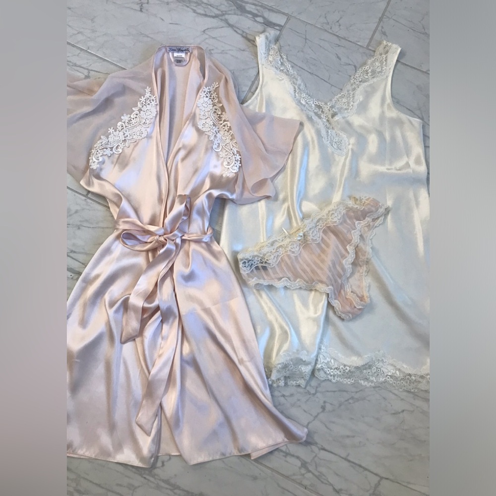Shorty Robe & Nightgown